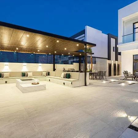 Luxury Villa 8 Bedroom Sea And Mountain View With Infinity Pool - Al Dana Island Fujairah Exterior photo