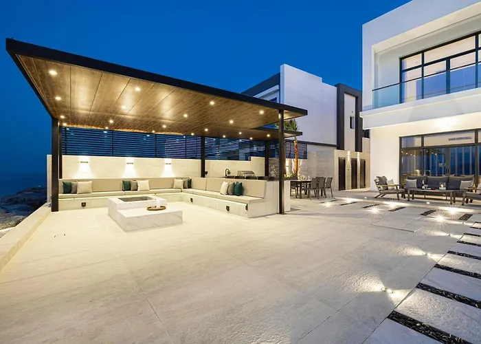 Luxury Villa 8 Bedroom Sea And Mountain View With Infinity Pool - Al Dana Island Fujairah