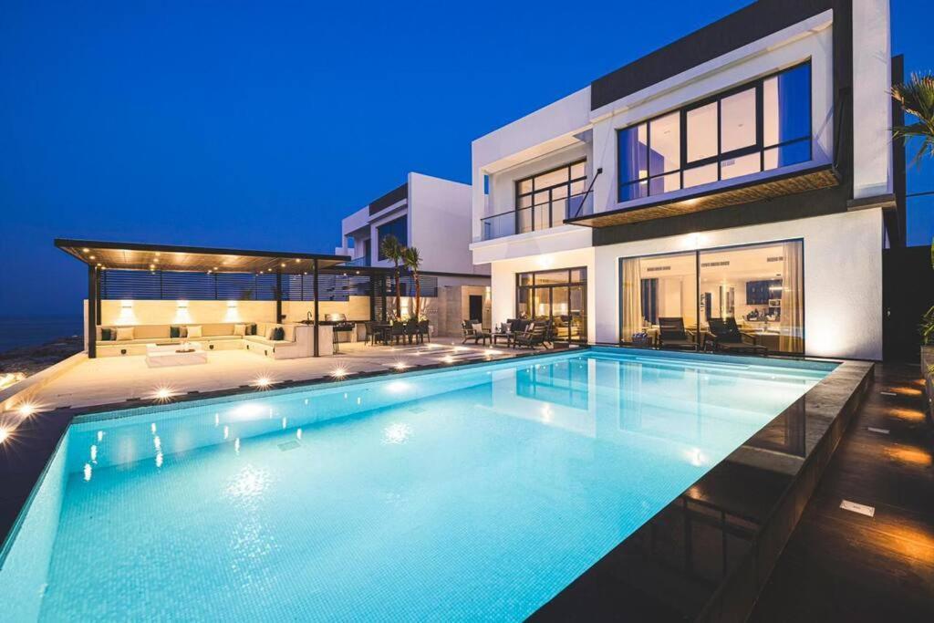 Luxury 8 Bedroom Sea And Mountain View With Infinity Pool - Al Dana Island Villa Fujairah