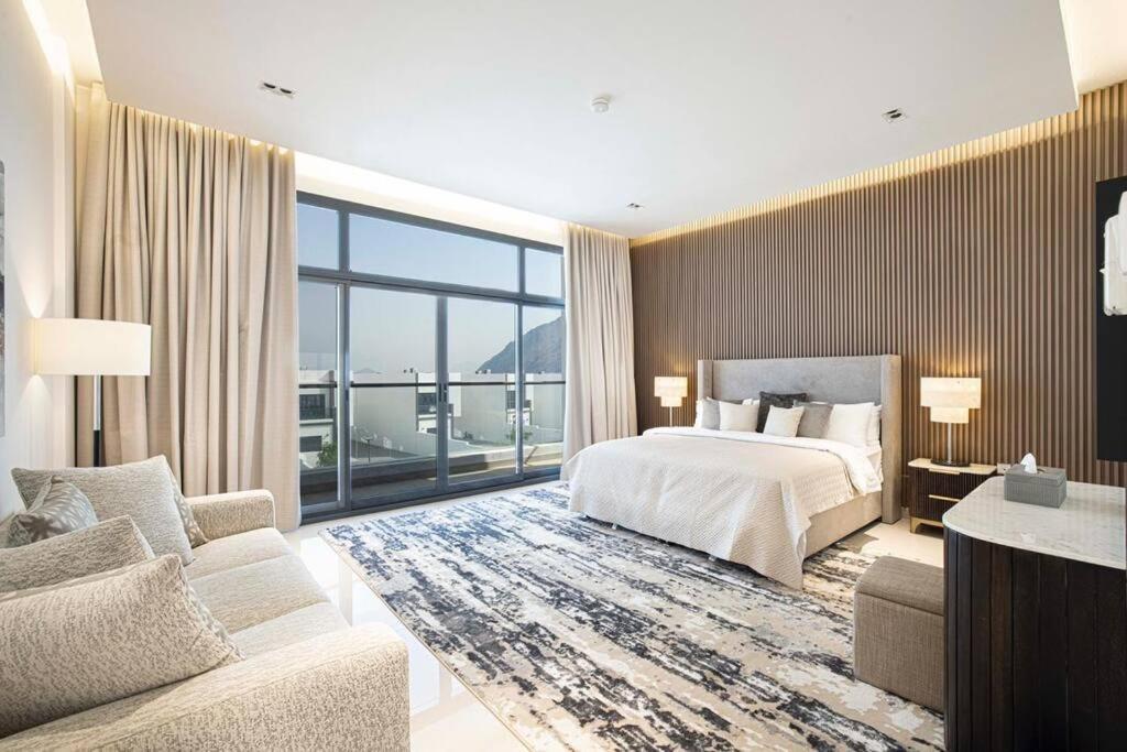 Luxury 8 Bedroom Sea And Mountain View With Infinity Pool - Al Dana Island Villa