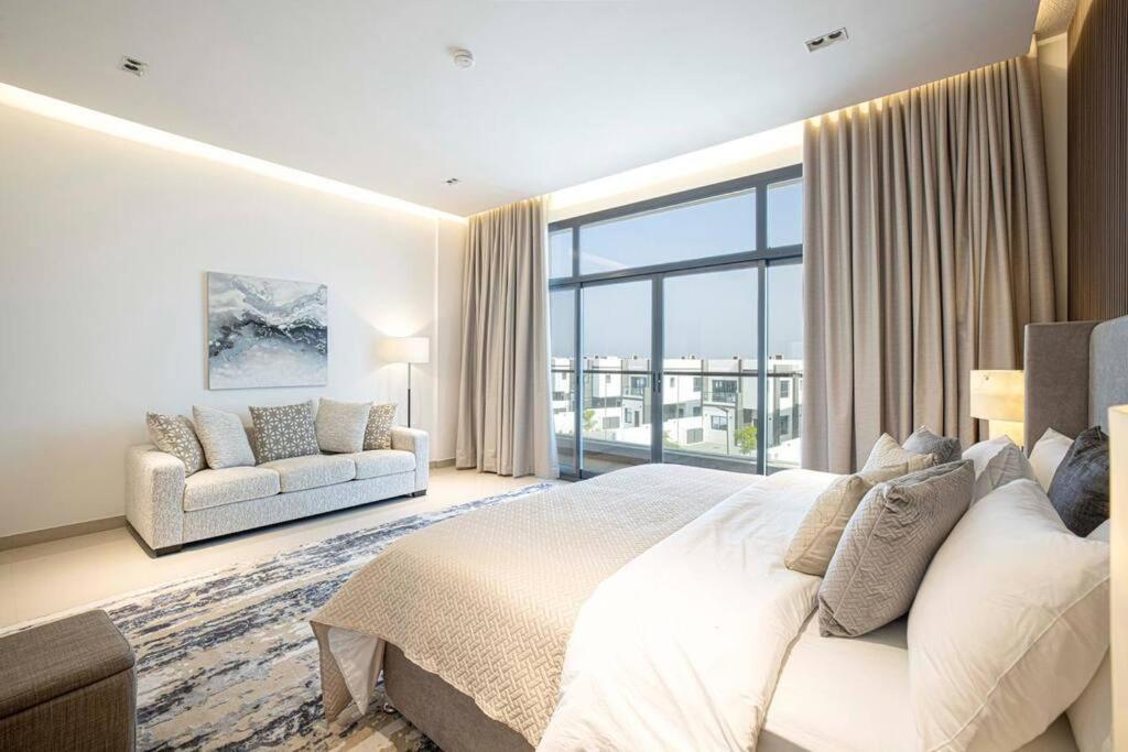 Luxury 8 Bedroom Sea And Mountain View With Infinity Pool - Al Dana Island