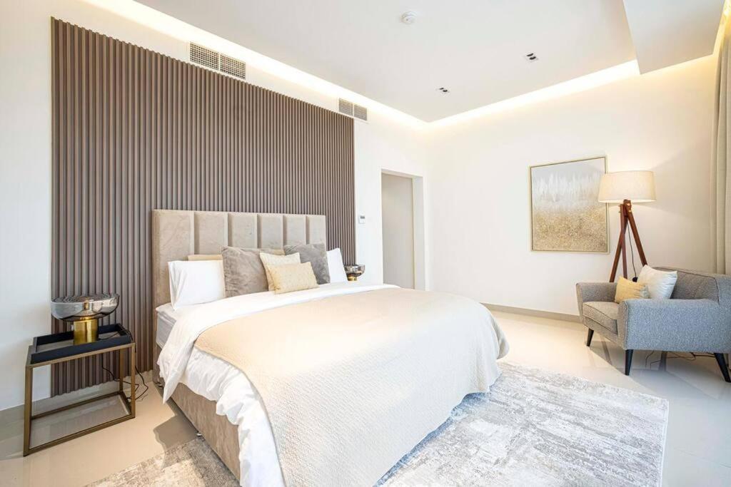 Luxury 8 Bedroom Sea And Mountain View With Infinity Pool - Al Dana Island Fujairah