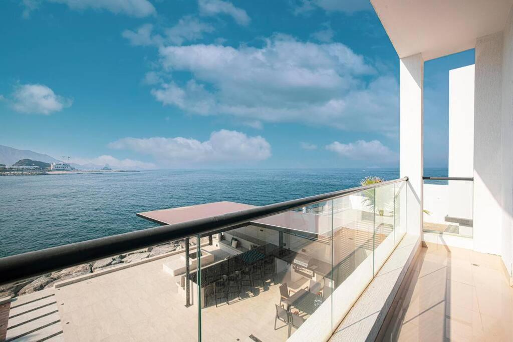 Luxury 8 Bedroom Sea And Mountain View With Infinity Pool - Al Dana Island Villa