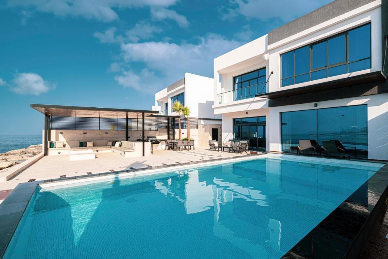 Luxury 8 Bedroom Sea And Mountain View With Infinity Pool - Al Dana Island Villa Fujairah
