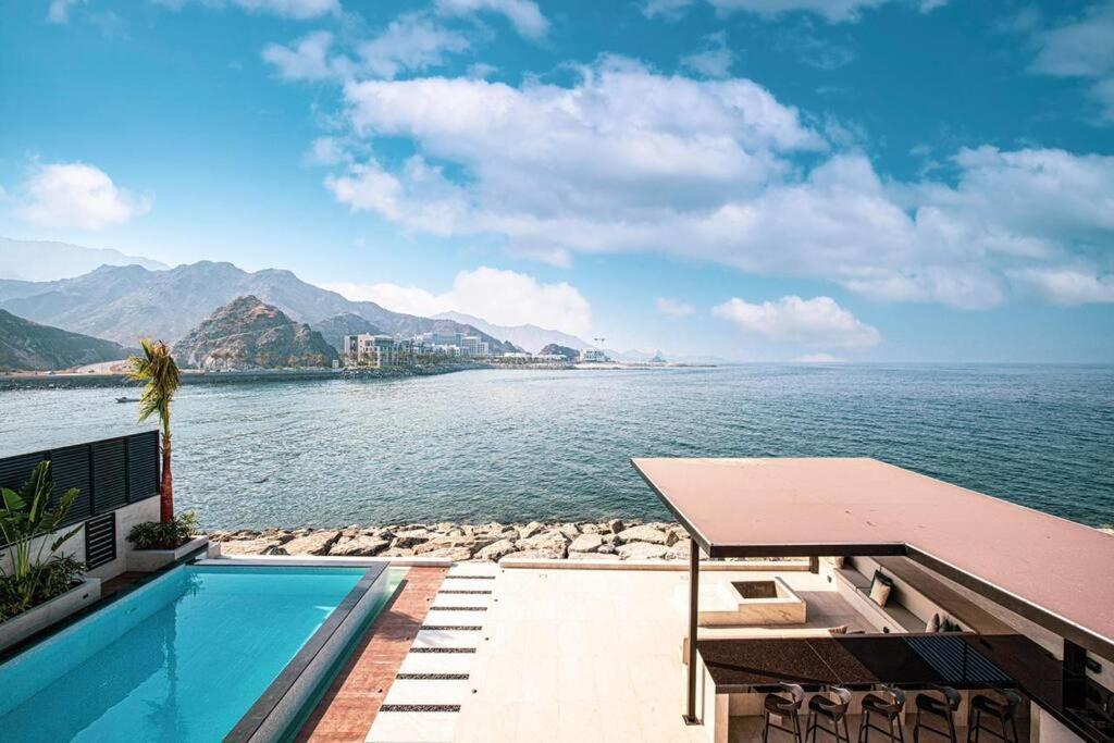 Luxury 8 Bedroom Sea And Mountain View With Infinity Pool - Al Dana Island *
