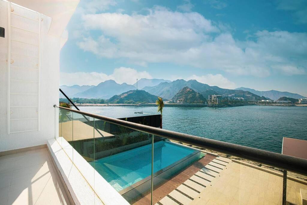 Villa Luxury 8 Bedroom Sea And Mountain View With Infinity Pool - Al Dana Island *