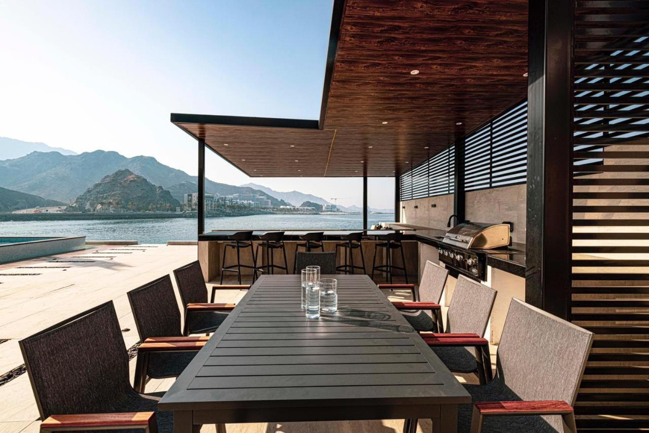 Luxury 8 Bedroom Sea And Mountain View With Infinity Pool - Al Dana Island * Fujairah